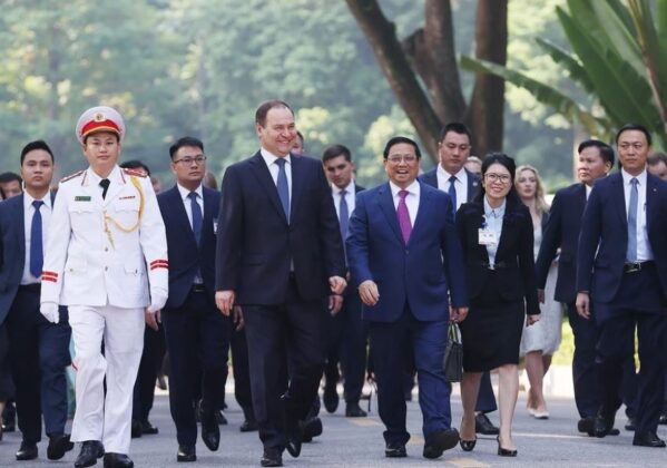 14 min 1 599x420 - Thủ tướng Phạm Minh Chính đón và hội đàm với Thủ tướng Belarus