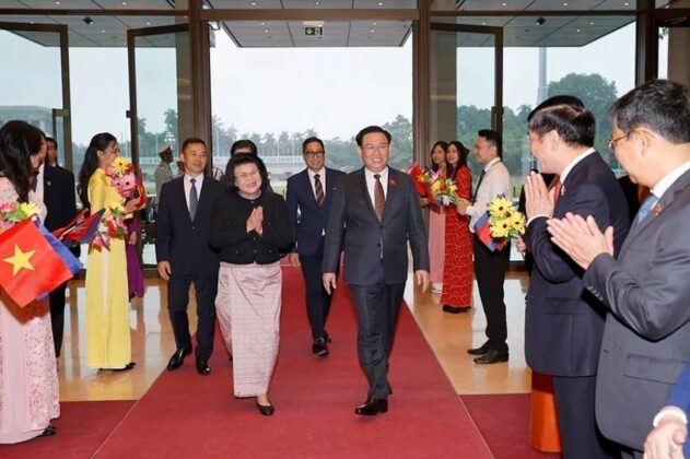 2 min 1 631x420 - Chủ tịch Quốc hội Vương Đình Huệ đón, hội đàm với Chủ tịch Quốc hội Campuchia