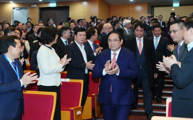 2 min 66 674x420 - Thủ tướng Chính phủ Phạm Minh Chính dự Hội nghị Ngoại giao lần thứ 32