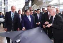 Thủ tướng thăm Tập đoàn Công nghiệp Hàng không Vũ trụ Thổ Nhĩ Kỳ