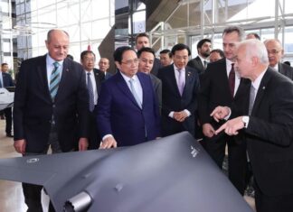 Thủ tướng thăm Tập đoàn Công nghiệp Hàng không Vũ trụ Thổ Nhĩ Kỳ Thủ tướng thăm Tập đoàn Công nghiệp Hàng không Vũ trụ Thổ Nhĩ Kỳ