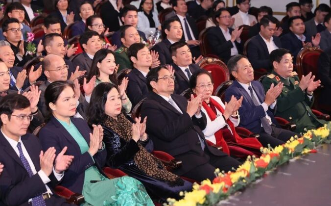 3 min 62 676x420 - Thủ tướng Phạm Minh Chính dự Lễ trao Giải thưởng Nhân tài Đất Việt năm 2023