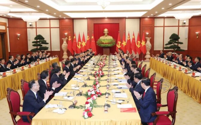4 min 43 672x420 - Tổng Bí thư Nguyễn Phú Trọng hội đàm với Tổng Bí thư, Chủ tịch nước Trung Quốc