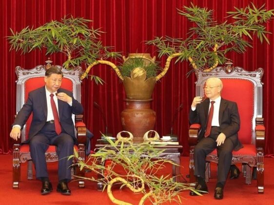 4 min 45 562x420 - Tổng Bí thư Nguyễn Phú Trọng, Tổng Bí thư, Chủ tịch nước Trung Quốc dự Tiệc trà