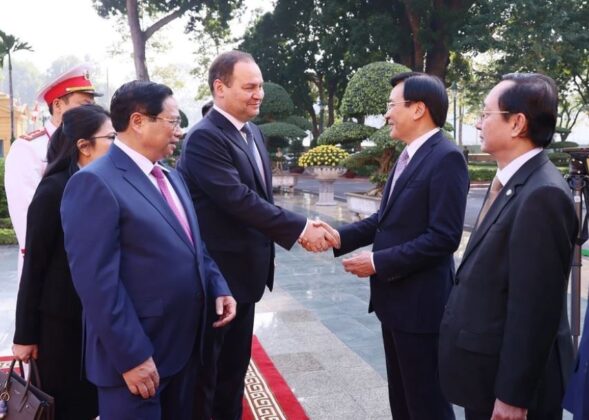 5 min 25 589x420 - Thủ tướng Phạm Minh Chính đón và hội đàm với Thủ tướng Belarus