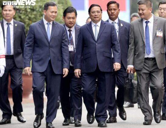 6 min 31 545x420 - Thủ tướng Phạm Minh Chính chủ trì lễ đón và hội đàm với Thủ tướng Campuchia