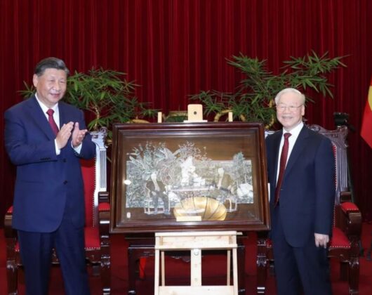6 min 37 530x420 - Tổng Bí thư Nguyễn Phú Trọng, Tổng Bí thư, Chủ tịch nước Trung Quốc dự Tiệc trà