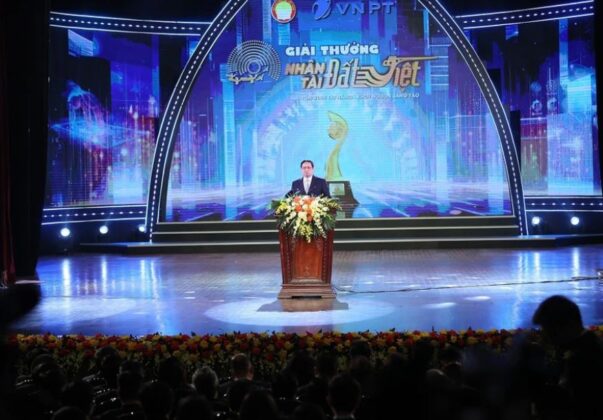 6 min 52 603x420 - Thủ tướng Phạm Minh Chính dự Lễ trao Giải thưởng Nhân tài Đất Việt năm 2023