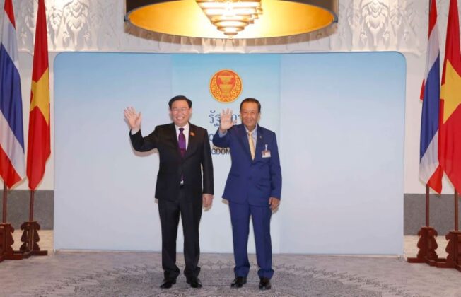 7 min 20 652x420 - Chủ tịch Quốc hội Thái Lan đón, hội đàm với Chủ tịch Quốc hội Vương Đình Huệ