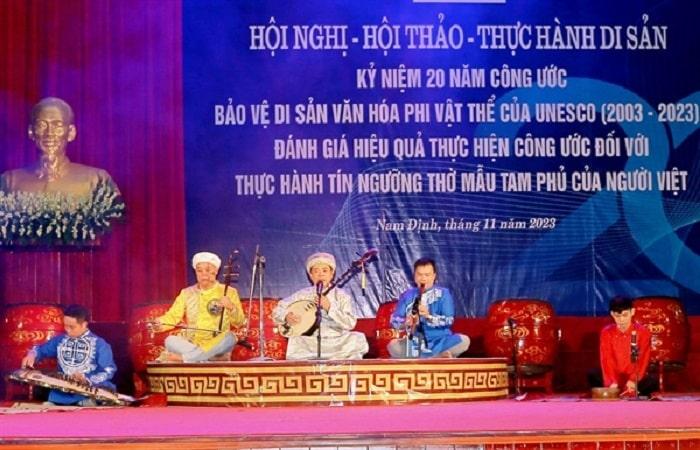 Dien xuong Chau van cua cac cung van tai Ha Noi min - 20 năm Công ước Bảo vệ di sản văn hóa phi vật thể của UNESCO: Nâng cao vị thế, hình ảnh quốc gia