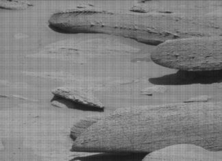 NASA phát hiện tảng đá giống xương khổng lồ trên sao Hỏa