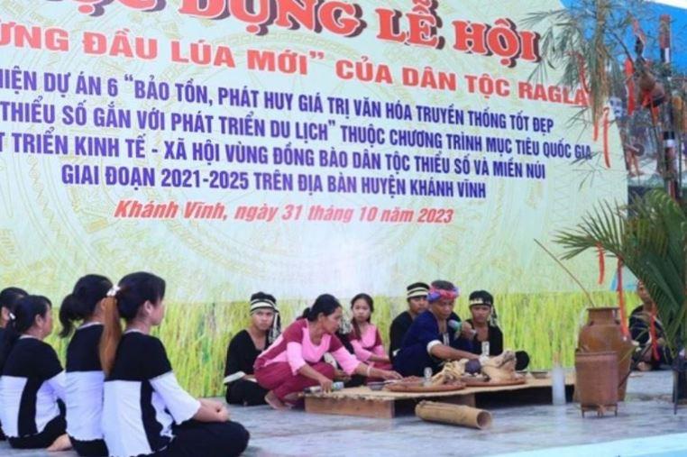Le hoi an mung lua moi 3 min - Ăn mừng lúa mới - Lễ hội truyền thống độc đáo của bà con dân tộc Raglai