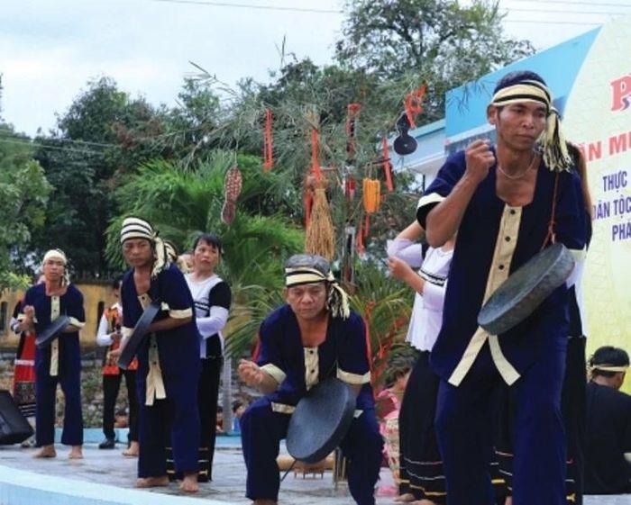 Le hoi an mung lua moi min - Ăn mừng lúa mới - Lễ hội truyền thống độc đáo của bà con dân tộc Raglai