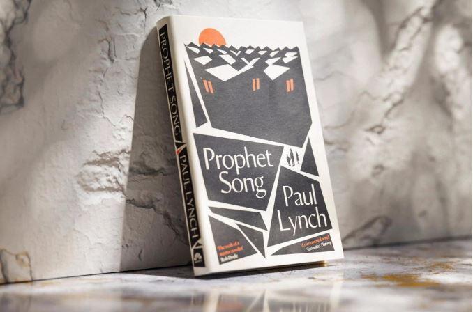 Prophet Song min - Nhà văn Ireland thắng giải Booker 2023 với tiểu thuyết "Prophet Song"