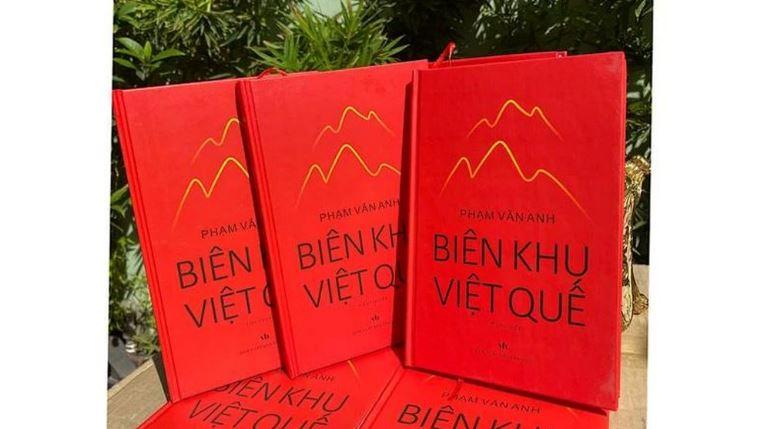 Sach Bien Khu Viet Que min - Ra mắt sách 'Biên khu Việt Quế'