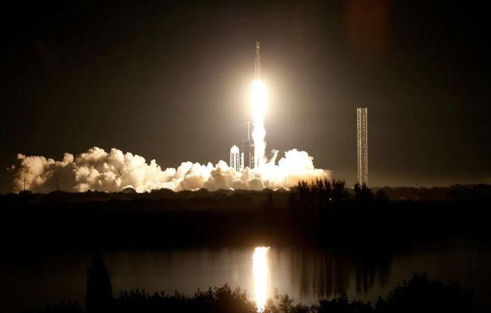 Ten lua Falcon Heavy dua tau vu tru bi mat - Quân đội Mỹ phóng thêm một tàu vũ trụ bí ẩn