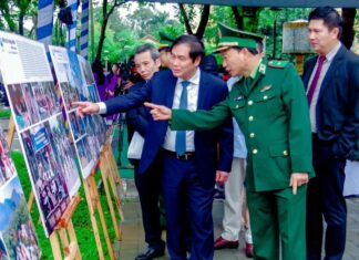 Triển lãm ảnh 'Tự hào một dải biên cương'
