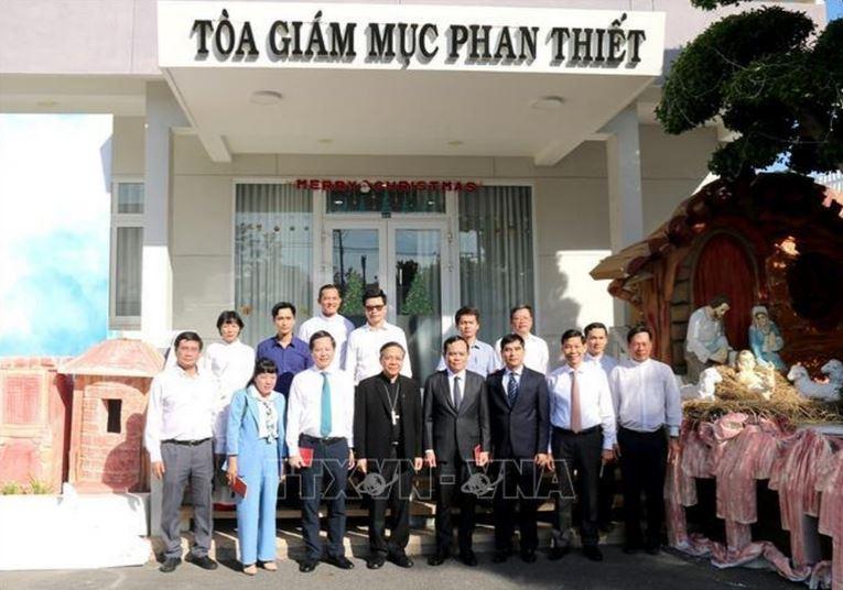 chuc mung Giang sinh tai Binh Thuan 3 min - Phó Thủ tướng Trần Lưu Quang thăm và chúc mừng Giáng sinh tại Bình Thuận