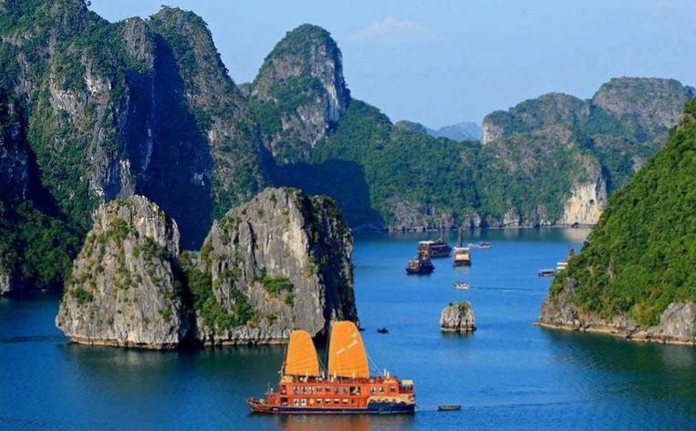 Vịnh Hạ Long, Quảng Ninh.