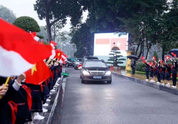 1 min 14 600x420 - Chủ tịch nước đón Tổng thống Indonesia thăm cấp Nhà nước tới Việt Nam