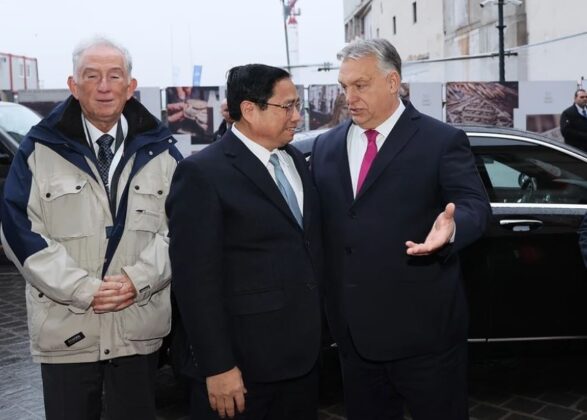 1 min 23 587x420 - Thủ tướng Phạm Minh Chính hội đàm với Thủ tướng Hungary Viktor Orban