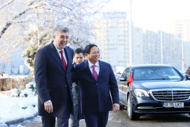 1 min 26 627x420 - Lễ đón Thủ tướng Chính phủ Phạm Minh Chính thăm chính thức Romania
