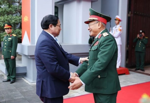 1 min 29 609x420 - Thủ tướng Phạm Minh Chính thăm, chúc Tết cán bộ Tổng cục 2 Bộ Quốc phòng