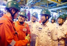 Chủ tịch nước chúc Tết công nhân giàn khai thác dầu khí Cửu Long JOC