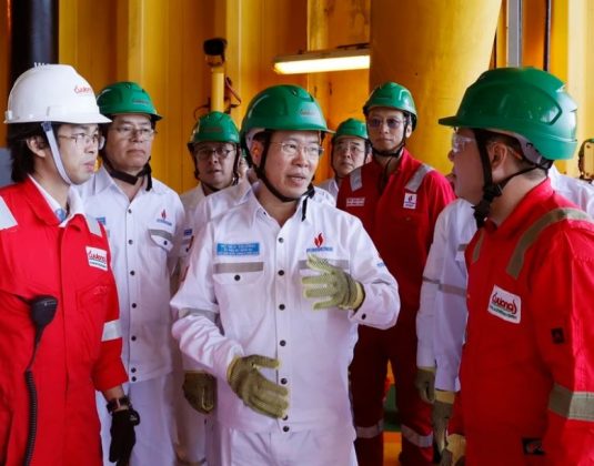 15 min 535x420 - Chủ tịch nước chúc Tết công nhân giàn khai thác dầu khí Cửu Long JOC