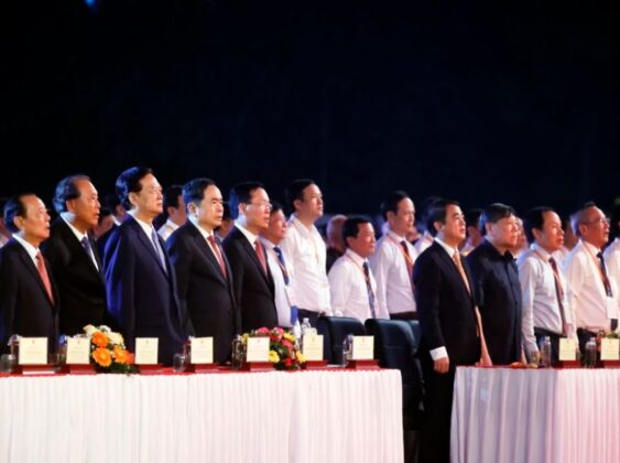 2 min 1 563x420 - Chủ tịch nước Võ Văn Thưởng dự Lễ Kỷ niệm 20 năm thành lập tỉnh Hậu Giang