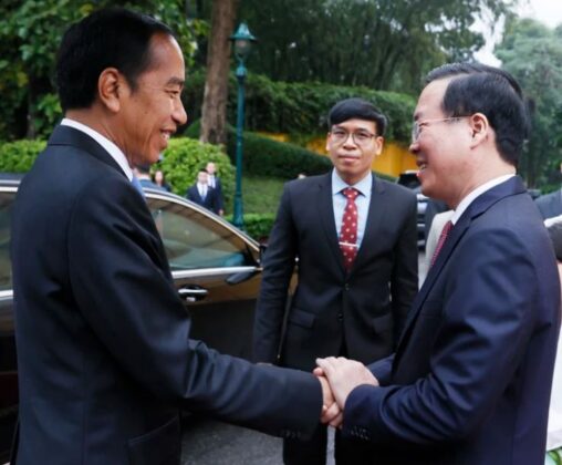 Chủ tịch nước V&otilde; Văn Thưởng đ&oacute;n Tổng thống Cộng h&ograve;a Indonesia Joko Widodo.