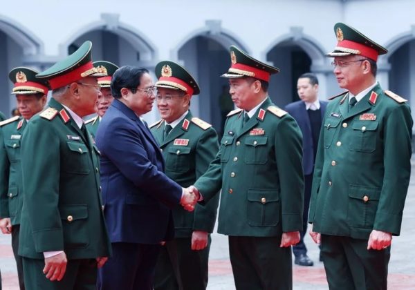 2 min 31 600x420 - Thủ tướng Phạm Minh Chính thăm, chúc Tết cán bộ Tổng cục 2 Bộ Quốc phòng