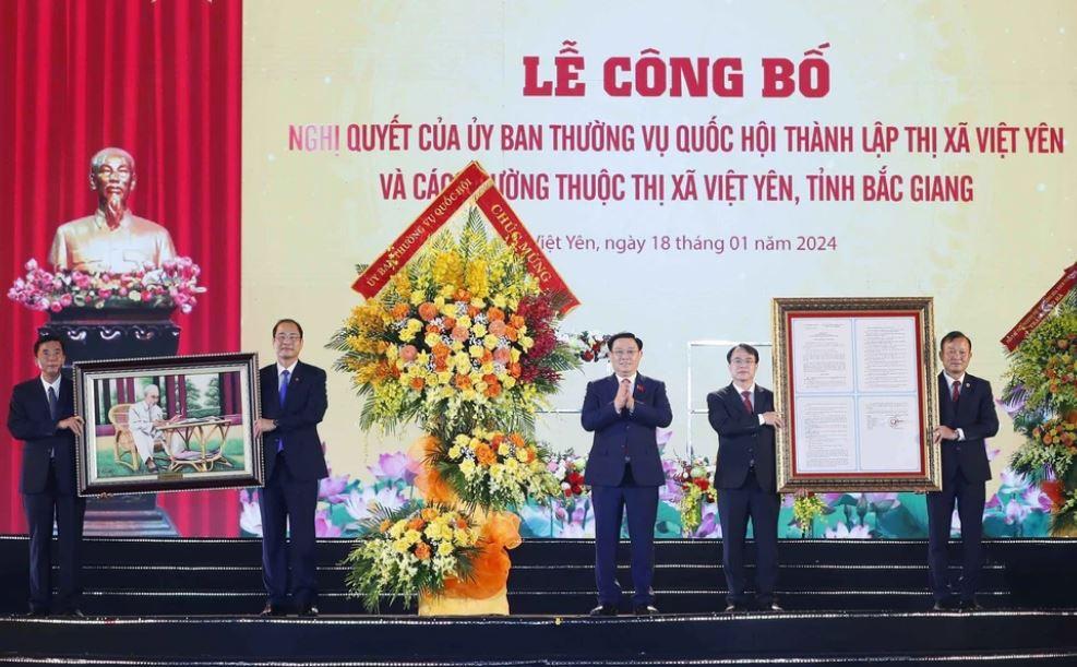 Chủ tịch Quốc hội dự Lễ thành lập thị xã Việt Yên của tỉnh Bắc Giang