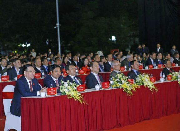 5 min 21 577x420 - Chủ tịch Quốc hội dự Lễ thành lập thị xã Việt Yên của tỉnh Bắc Giang