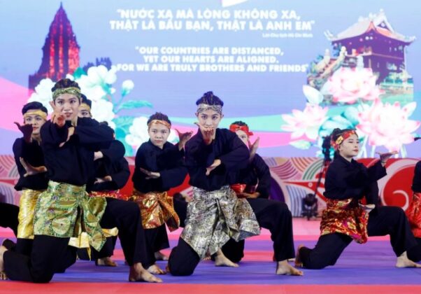 7 min 11 602x420 - Chủ tịch nước và Tổng thống Indonesia tham dự chương trình biểu diễn võ thuật