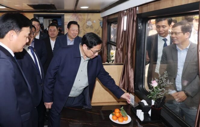 8 min 6 663x420 - Thủ tướng Phạm Minh Chính kiểm tra công tác phục vụ hành khách tại Ga Hà Nội
