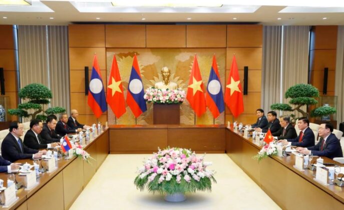 9 min 2 687x420 - Chủ tịch Quốc hội Vương Đình Huệ hội kiến Thủ tướng Lào Sonexay Siphandone