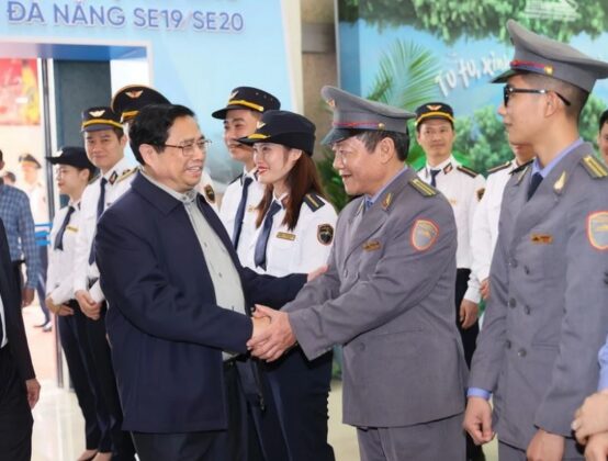 9 min 5 554x420 - Thủ tướng Phạm Minh Chính kiểm tra công tác phục vụ hành khách tại Ga Hà Nội