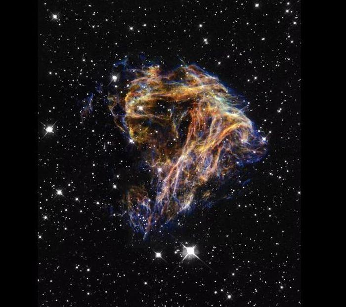 Dam may Magellan - NASA: 'Pháo hoa' rực sáng giữa vật thể đang lao vào dải Ngân Hà