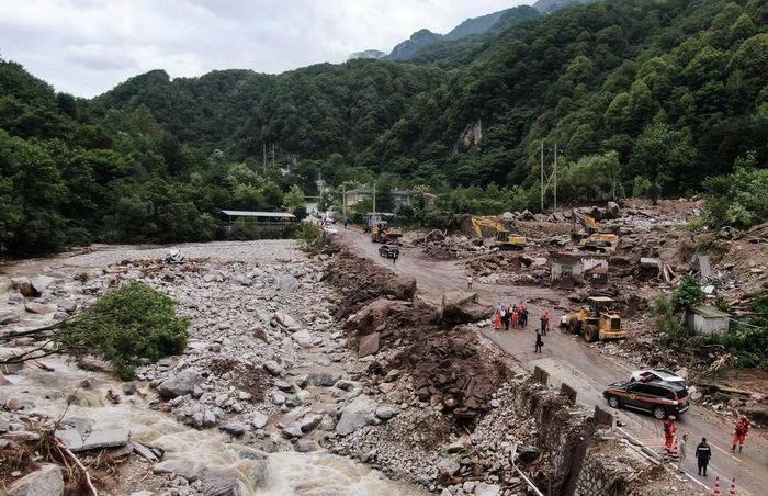 Hien truong vu sat lo dat o Trung Quoc - Chủ tịch Trung Quốc Tập Cận Bình chỉ đạo tổng lực cứu hộ vụ lở đất ở Vân Nam