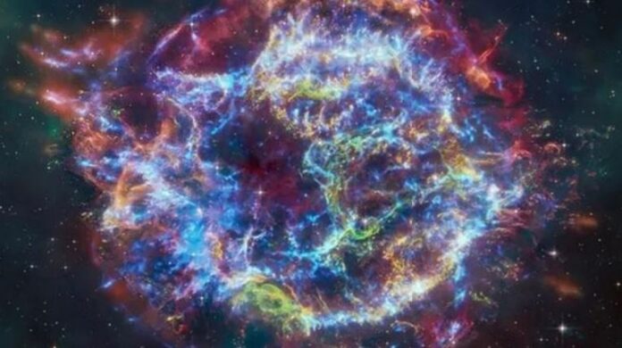 'Quái vật xanh' bí ẩn nấp trong bức ảnh tàn dư siêu tân tinh cuối cùng là gì?