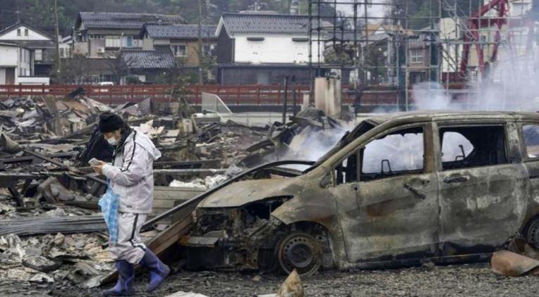 Luc luong cuu ho Nhat Ban dang chay dua voi thoi gian de tim kiem nguoi song sot min - Động đất Nhật Bản: ít nhất 78 người thiệt mạng, hơn 50 người mất tích