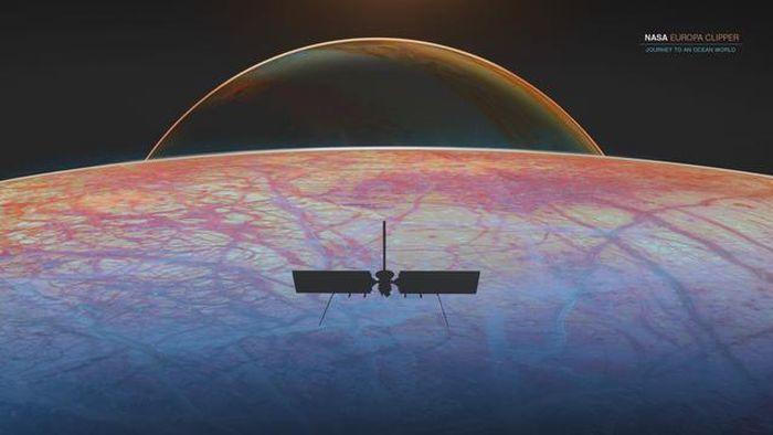 Mat trang su song Europa cua Sao Moc voi tau vu tru Europa Clipper - Tàu vũ trụ chụp hình ảnh lạ ở nơi NASA tin là có sự sống