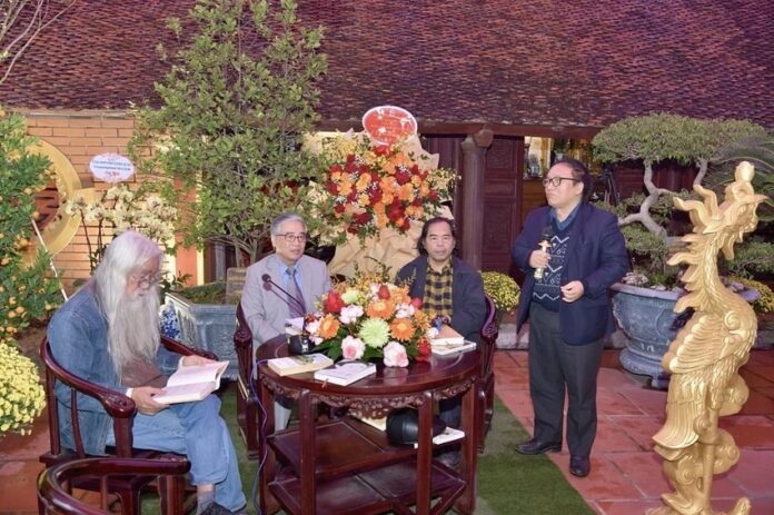 Nhà thơ Nguyễn Phan Hách, người mang làng quan họ ra thế giới Nhà thơ Nguyễn Phan Hách, người mang làng quan họ ra thế giới