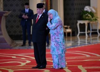 Quốc vương thứ 17 của Malaysia Sultan Ibrahim đăng quang Quốc vương thứ 17 của Malaysia Sultan Ibrahim đăng quang