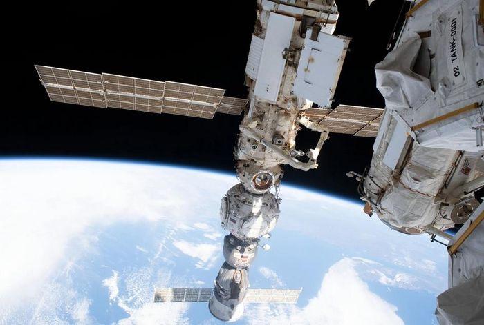 Tram Vu tru Quoc te ISS - NASA tiến gần hơn với kế hoạch đưa ISS rơi xuống biển