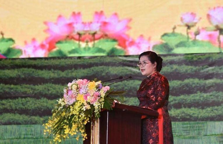 Đồng chí Giàng Páo Mỷ, Ủy viên Trung ương Đảng, Bí thư Tỉnh ủy Lai Châu trình bày diễn văn kỷ niệm tại buổi lễ.