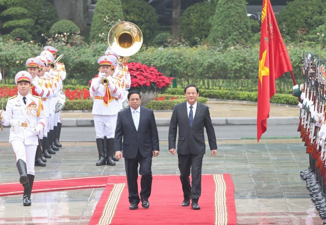Thủ tướng Phạm Minh Chính chủ trì lễ đón chính thức Thủ tướng Lào