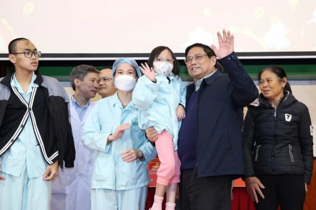 1 min 10 631x420 - Thủ tướng chúc Tết tại Bệnh viện Hữu nghị Việt Đức và Bệnh viện Nhi Trung ương