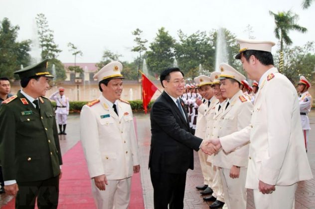 2 min 9 632x420 - Chủ tịch Quốc hội thăm, chúc Tết Công an tỉnh Nghệ An